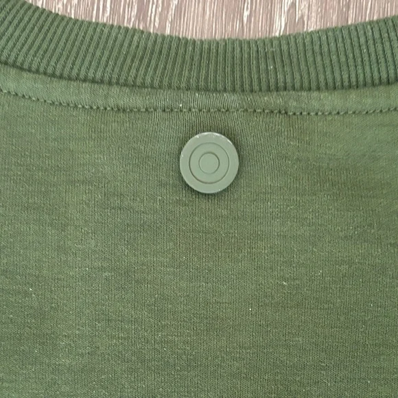 Hunter Brand Women's Sweater - Picture 6 of 6